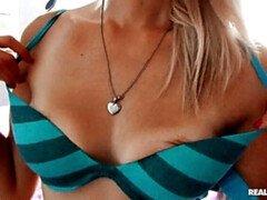 Chambre à dormir, Sucer une bite, Petit ami, Couple, Piercing, Pov, Fessée, Nénés