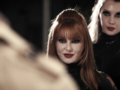 Grote mammen, Zwart, Pijpbeurt, Mollig, Sperma shot, Diep in de keel, Biljart, Roodharige vrouw