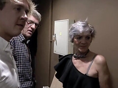 En levrette, Fétiche, Grandpère, Groupe, Branlette thaïlandaise, Mature, Echangistes, Pute