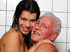 Arschlecken, Bad, Blasen, Handjob, Küssen, Dürr, Jungendliche (18+), Titten
