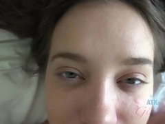 Leie, Braunhaarige, Fingern, Handjob, Pov, Rasiert, Titten, Nass