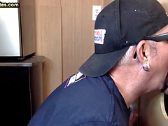 Amateur gloryhole daddy sucks pecker in homemade BJ