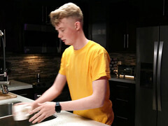 Culo grande, Tetas grandes, Polla, Marido, Tetas naturales, Madrastra, Sorpresa, Hilo dental