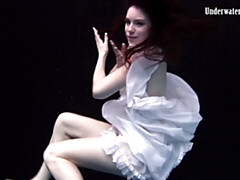 Tussi, Braunhaarige, Tschechisch, Fetisch, Öffentlich, Russisch, Titten, Unter wasser