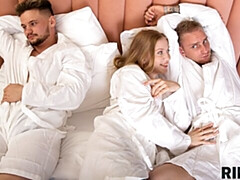 18 jahre, Arsch, Grosser schwanz, Blasen, Hundestellung, Natürlichen titten, Dürr, Jungendliche (18+)