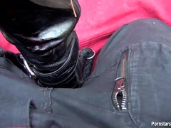 Braunhaarige, Bekleidet, Sperma im mund, Spermaladung, Latex, Im freien, Pov, Spielzeuge