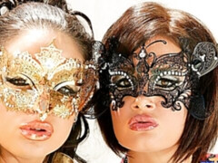 Amateur, Grosse bite, Gros seins, Sucer une bite, En levrette, 2 femmes 1 homme, Hard, Nénés