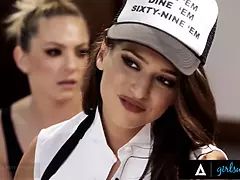 Rostro sentado, Hd, Lamidas, Fiesta, Realidad, Anilingus, Sexo fuerte, Strapon