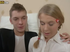 Blonde, Poupée, Avaler