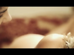 Mooi, Blond, Laarzen, Bruinharig, Zoenen, Lesbisch, Masturbatie, Tatoeage