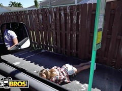 Grosse titten, Blasen, Auto, Hardcore, Milf, Natürlichen titten, Abendanzug, Titten