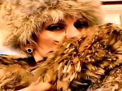 Amateur, Brunette brune