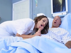 Sucer une bite, Brunette brune, Queue, Médecin, Seins naturels, Infirmière, Pov, Uniforme
