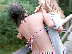 Американки, Бикини, Брюнетки, Знаменитости, Огромные размеры, На природе, Сиськи