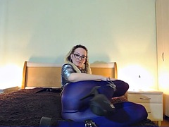 Weibliche domination, Fetisch, Fußfetisch, Absätze, Milf, Nylon, Strumpfhose, Erotischer film