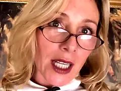 Grote kont, Blond, Vrouw, Likken, Masturbatie, Slipje, Panty, Kut duiken