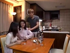 Tante, Famille, Mature, Maman, Soeurs, Belle mère, Nénés, Vierge