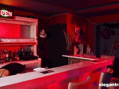 Gros cul, Grosse bite, Gros seins, Sucer une bite, En levrette, Double pénétration, Hd, Actrice du porno