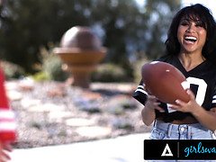 デカパイ, キス, レズビアン, なめる, アウトドア, パンティ, スパンキング, オッパイの