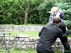 Curvy BBW enjoys facesitting outdoors