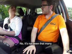 Belle grosse femme bgf, Gros cul, Gros seins, Sucer une bite, Voiture, Gorge profonde, Mamelons, Nénés