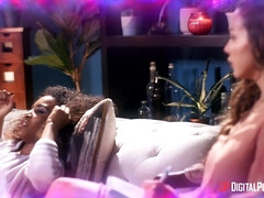 Lamer culo, Negro, Rostro sentado, Tacones, Oficina, Perforación, Tatuaje, Esposa