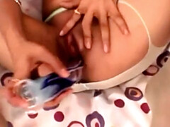 18 jahre, Frau, Fingern, Masturbation, Solo, Scherzbold, Jungendliche (18+), Spielzeuge