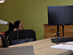 Blasen, Braunhaarige, Hardcore, Milf, Büro