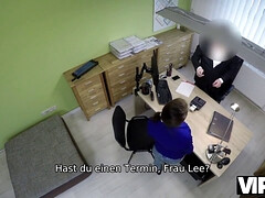 18 jahre, Grosse titten, Vollbusig, Europäisch, Hd, Geld, Büro, Jungendliche (18+)