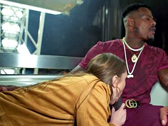 Beauté, Grosse bite, Noire, Européenne, Public, Chevaucher, Russe, Nénés