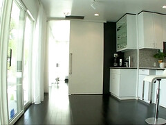 Gros cul, Gros seins, Sucer une bite, Brunette brune, Éjaculation interne, Branlette thaïlandaise, Hard, Mère que j'aimerais baiser