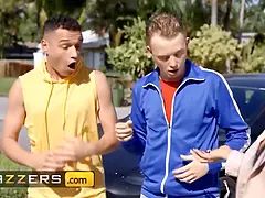 Большие сиськи, Глубокая глотка, Сидя на лице, Сперма на лице, Ласковые ручки, Лизание, Натуральные сиськи, Втроем