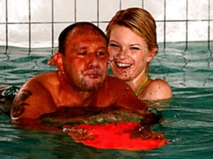 ブロンド, フェラチオ, 裸, プール, 剃毛, スポーツ, ティーン, オッパイの