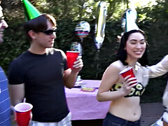 Arsch, Bad, Aufs gesicht abspritzen, Im freien, Party, Pov, Muschi, Schlucken