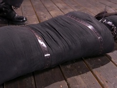 Bondage, Brunette brune, Domination, Pieds, Doigter, Humiliation, Cuir, Naturelle