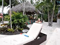 Tussi, Grosser schwanz, Blondine, Blasen, Hardcore, Lecken, Masturbation, Titten