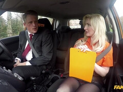 Auto, Hondjeshouding, Europees, Handbeurt, Likken, Rijpe lesbienne, Doordringend, Kut duiken