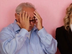 Grosser arsch, Grosse titten, Fingern, Küssen, Lesbisch, Masturbation, Milf, Titten