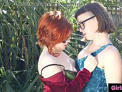 curvaceous lezzie pisses and licks her hairy gf