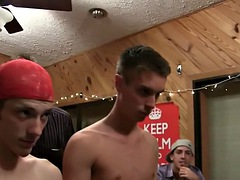 Amateur, Anal, Sucer une bite, Dortoir, Homosexuelle, Groupe, Suçant, Plan cul à trois