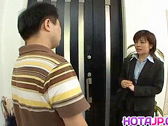 Aziatisch, Pijpbeurt, Sperma shot, Sperma in gezicht, Japaans, Moeder die ik wil neuken, Kantoor, Uniformpje