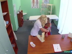 Médico, Penetracion con dedos, Lesbiana, Lamidas, Enfermera, Oficina, Uniforme, Voyeur