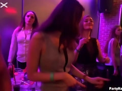 Zwart, Bruinharig, Aangekleed, Handbeurt, Feest, Kousen, Swinger, Tieten likken