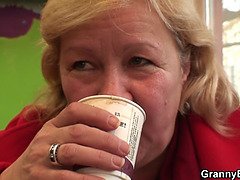 Большие сиськи, Чешки, Бабушки, Волосатые, Огромные размеры, Милф, Мамочка, Реалити