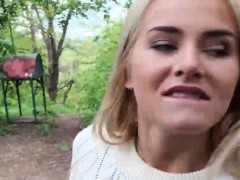 Amateur, Rubia, Mamada, Checa, Estilo perrito, Europeo, Al aire libre, Público