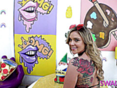 Большой член, Минет, Семяизвержение, Лизание жопы, Чулки, Тату