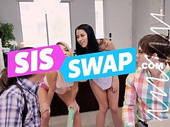 Blasen, Sperma im mund, Kehlenfick, Fingern, Milf, Büro, Arsch lecken, Flotter dreier