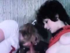 Amateur, Sucer une bite, Brunette brune, Plan cul à trois, Rétro ancien