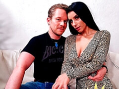 Amateur, Grosse bite, Seins naturels, Pov, Rasée, Maigrichonne, Branlette espagnole, Nénés