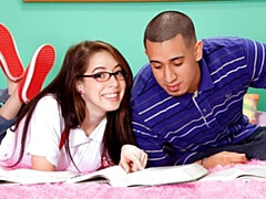 Verga grande, Mamada, Morena, Estilo perrito, Tetas naturales, Flaco, Adolescente, Tetas